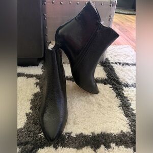 Size 9 Women’s Black Glitter XOXOAnkle Booties – Sleek Zip Side Design Y2K NIB